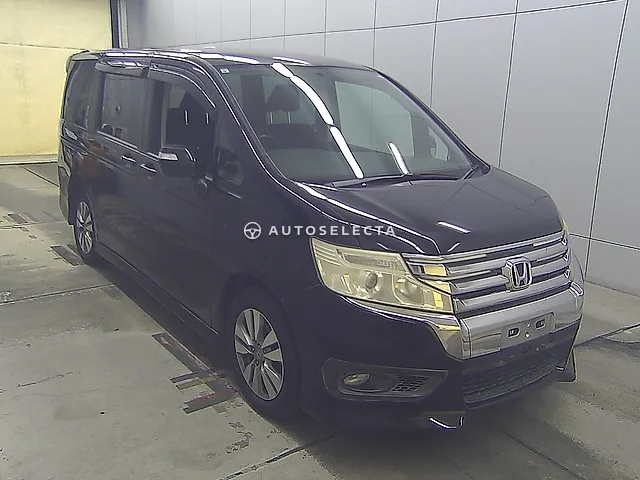 Honda Stepwgn Spada 2013, auction grade 3