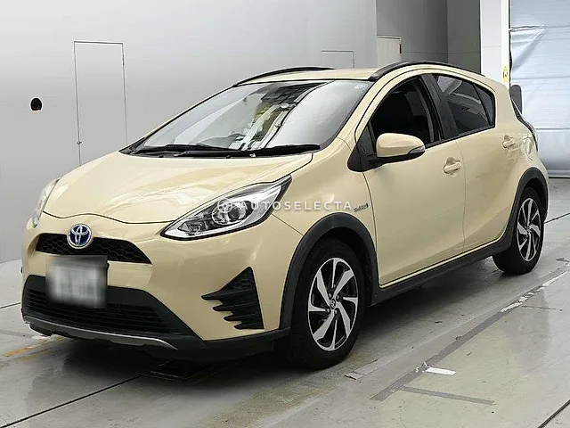 Toyota Aqua 2017, auction grade R