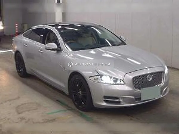 Jaguar XJ 2012, photo 1 of 6