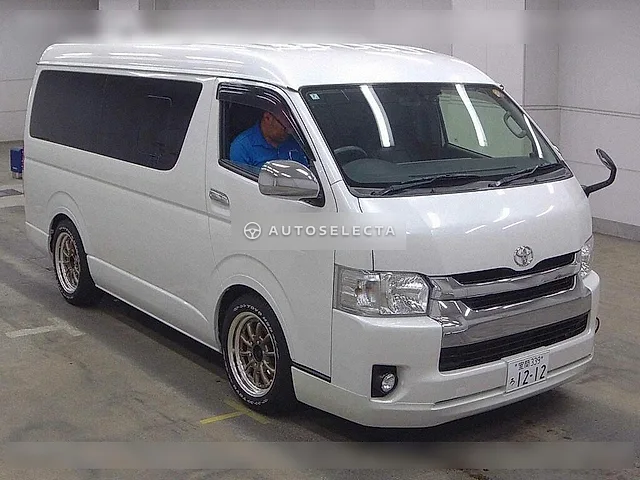 Toyota Hiace Wagon 2018, auction grade 4