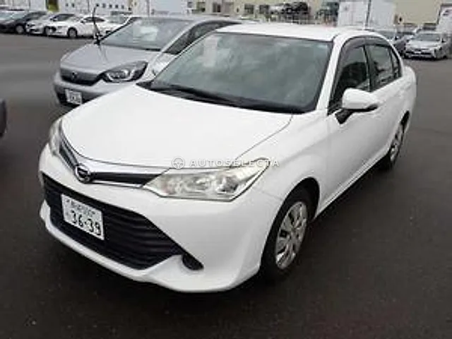 Toyota Corolla Axio 2017, auction grade 3.5