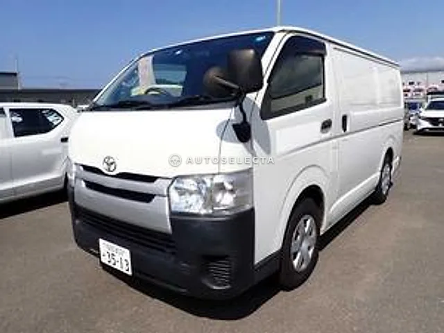 Toyota Hiace Van 2017, auction grade R