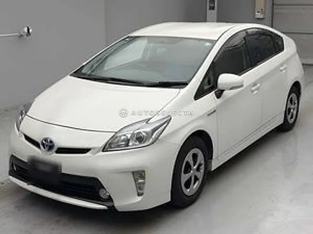 Toyota Prius 2013, auction grade R