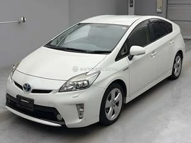Toyota Prius 2015, auction grade RA