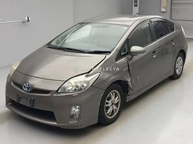 Toyota Prius 2011, auction grade R