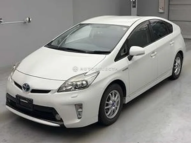 Toyota Prius 2015, auction grade 3.5