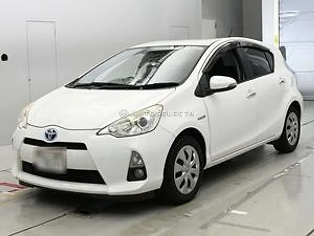 Toyota Aqua 2014, auction grade 3.5