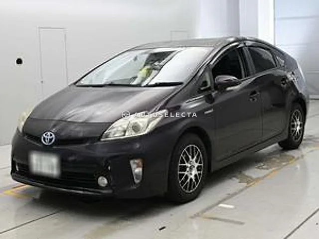 Toyota Prius 2014, auction grade 3.5