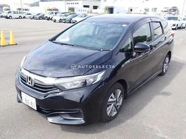 Honda Shuttle 2018, auction grade 3.5