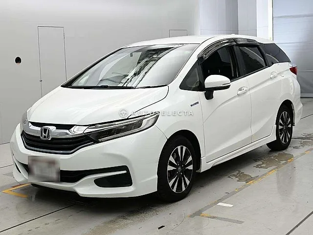 Honda Shuttle 2015, auction grade 3.5