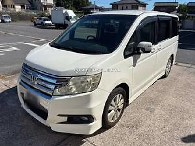 Honda Stepwgn Spada 2010, auction grade 3.5