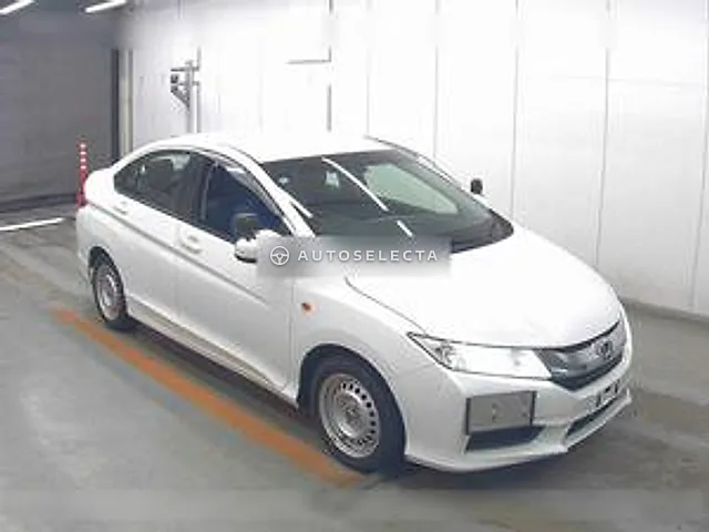 Honda Grace 2017, auction grade 4