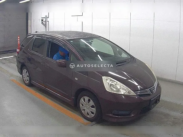 Honda Fit Shuttle 2012, auction grade 3.5