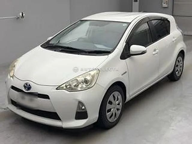 Toyota Aqua 2013, auction grade 3.5