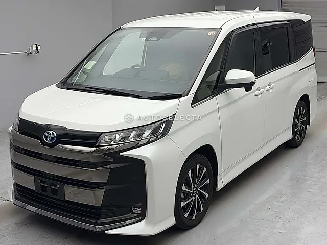 Toyota Noah 2023, auction grade R