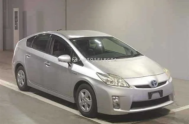 Toyota Prius 2011, auction grade 3.5
