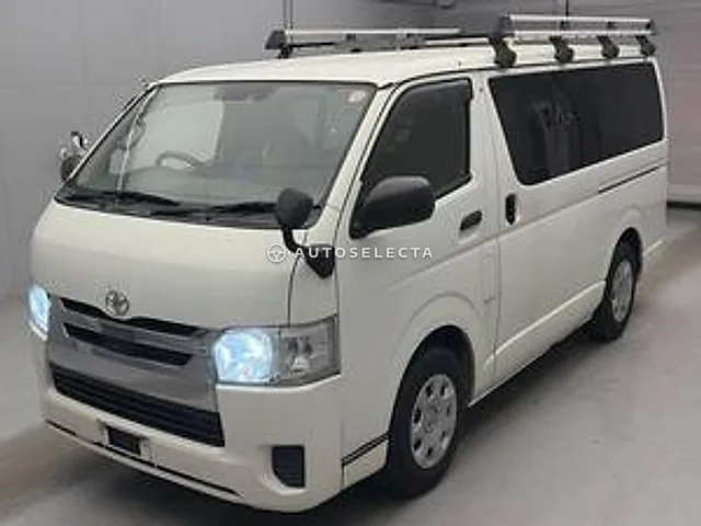Toyota Hiace Van 2019, auction grade 3.5