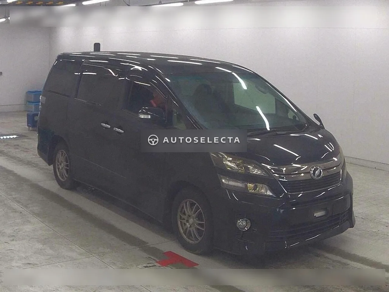 Toyota Vellfire 2014, photo 1 of 6