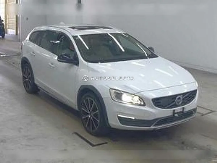 Volvo V60 2017, photo 1 of 6