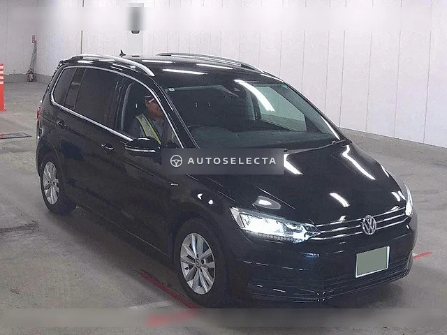 Volkswagen Golf Touran 2019, auction grade 4