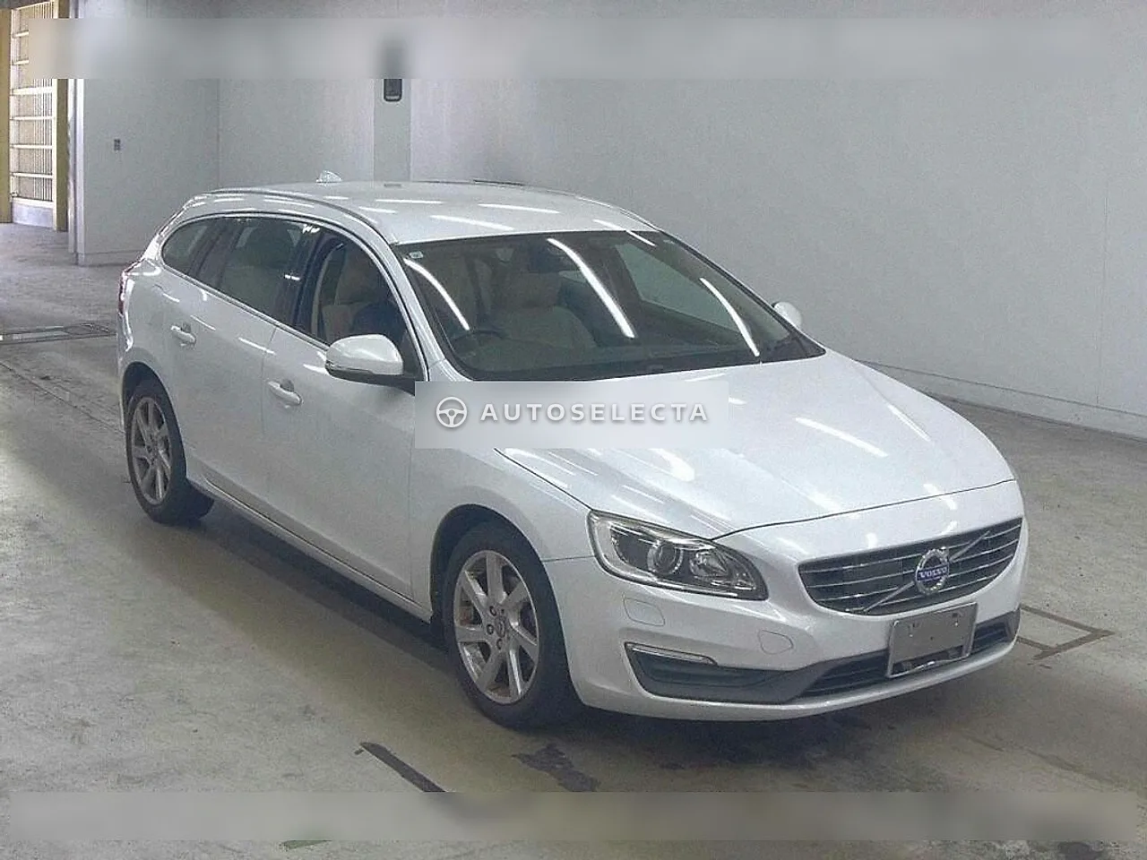 Volvo V60 2015, photo 1 of 1