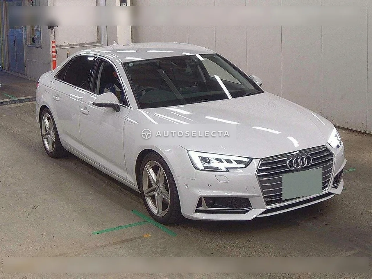 Audi A4 2020, photo 1 of 1