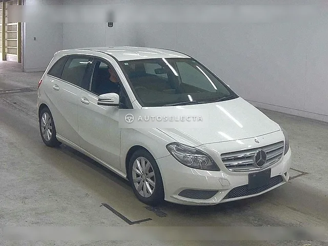 Mercedes-Benz B-Class 2012, auction grade 3.5