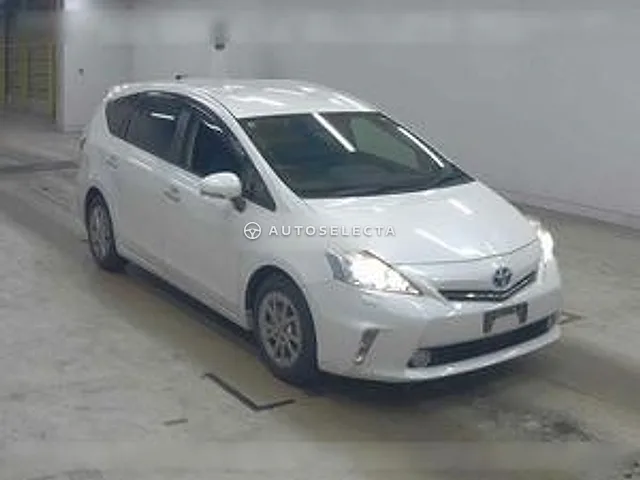 Toyota Prius Alpha 2013, auction grade 4