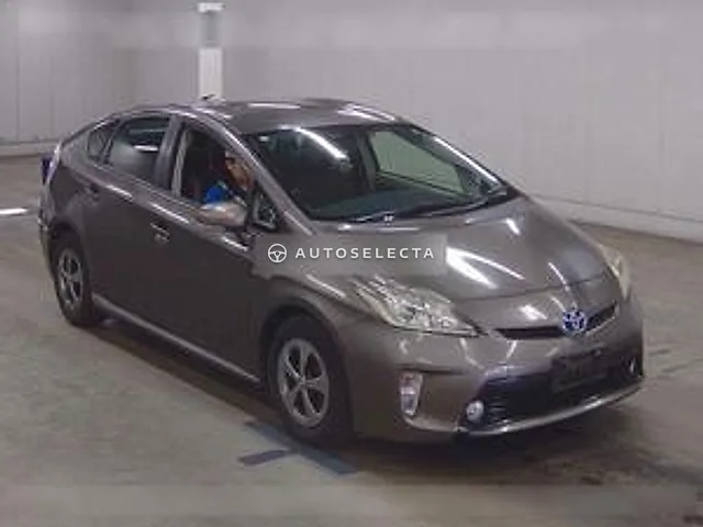 Toyota Prius 2013, auction grade 4