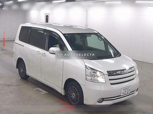 Toyota Noah 2008, auction grade 3