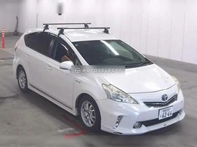 Toyota Prius Alpha 2012, auction grade 3