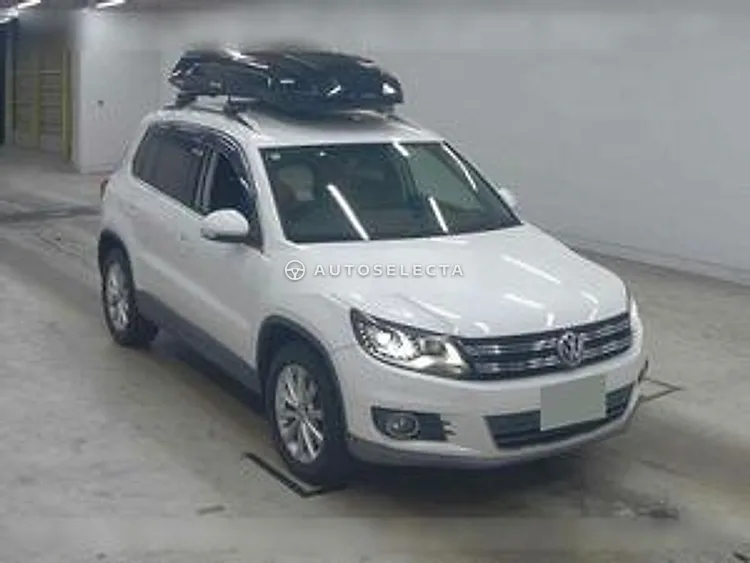 Volkswagen Tiguan 2011, photo 1 of 6
