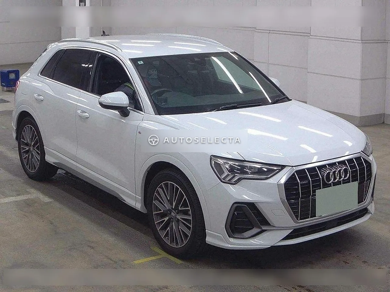 Audi Q3 2020, photo 1 of 6