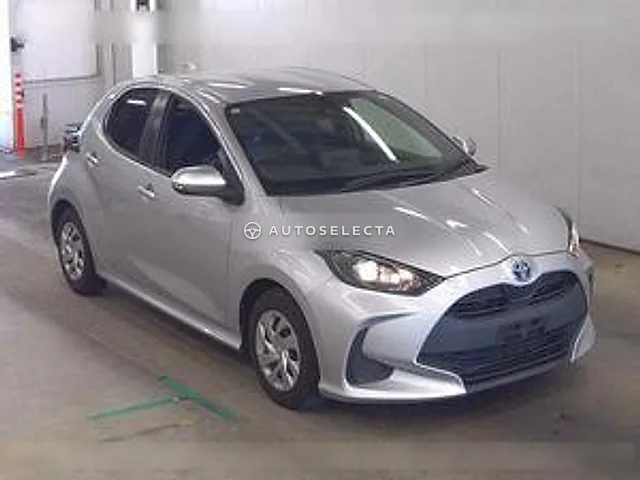 Toyota Yaris Hybrid 2021, auction grade 3.5
