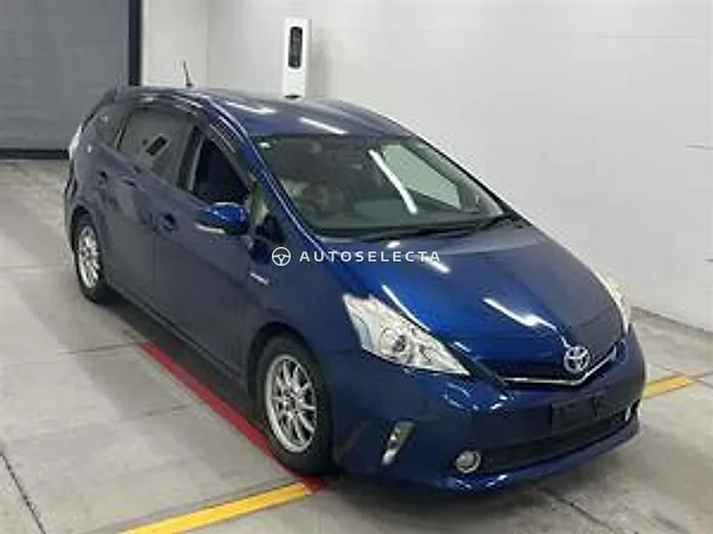 Toyota Prius Alpha 2011, auction grade R