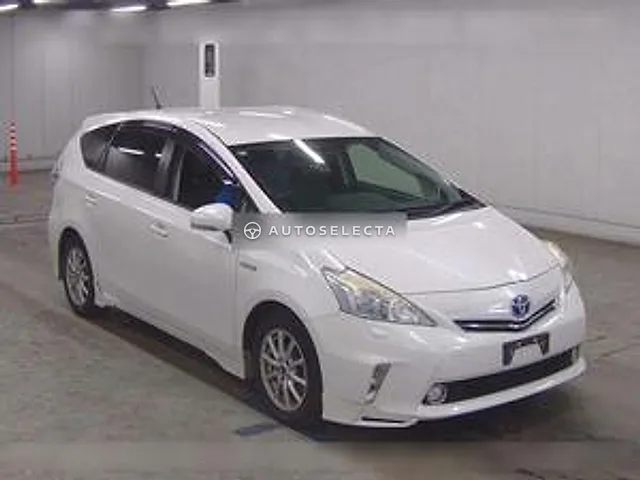 Toyota Prius Alpha 2012