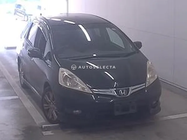 Honda Fit Shuttle 2011, auction grade 3
