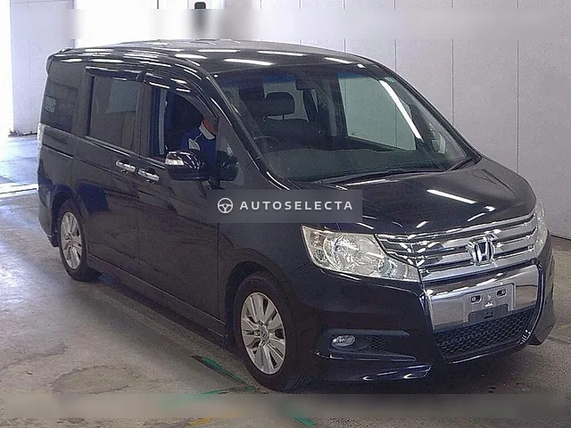 Honda Stepwgn Spada 2011, auction grade 3.5