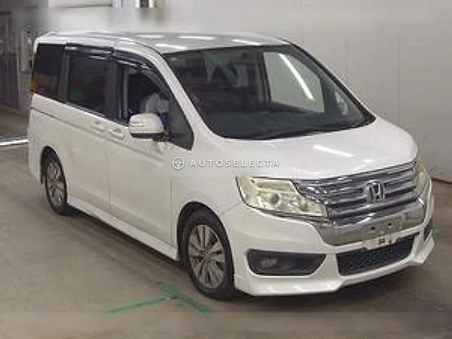 Honda Stepwgn Spada 2013, auction grade 3.5