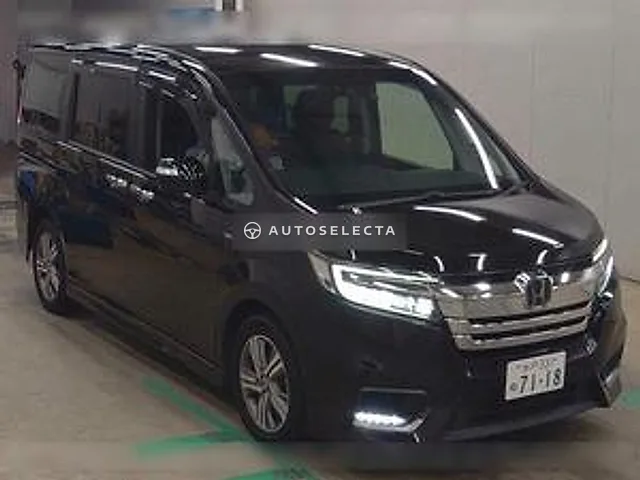Honda Stepwgn Spada 2018, auction grade 3.5