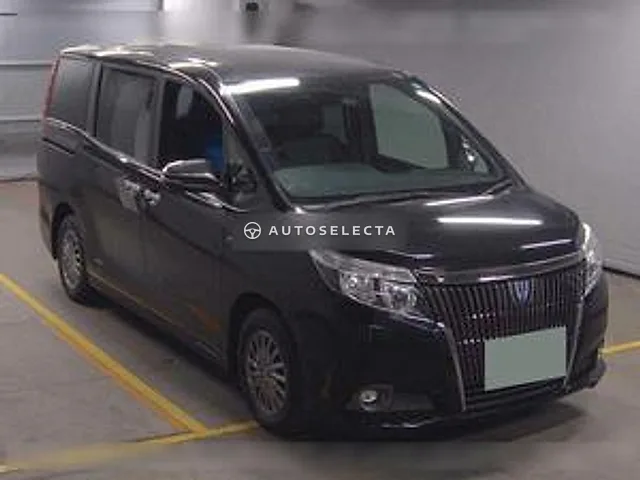 Toyota Esquire 2017, auction grade 3.5