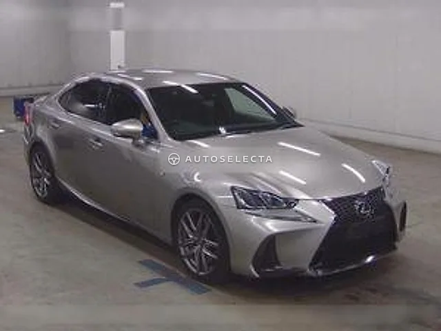 Lexus IS 2018, auction grade 3.5
