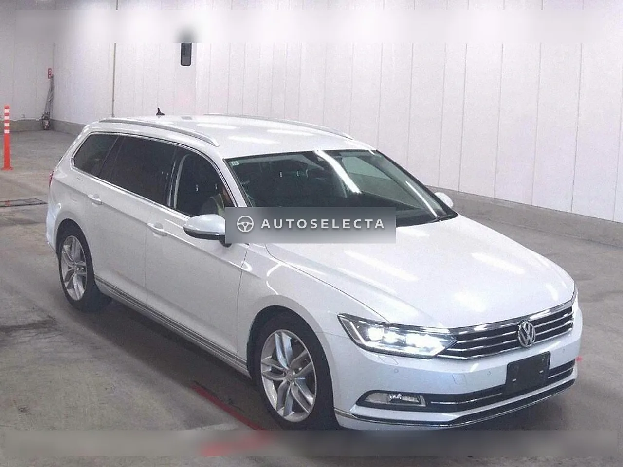 Volkswagen Passat Variant 2015, photo 1 of 15