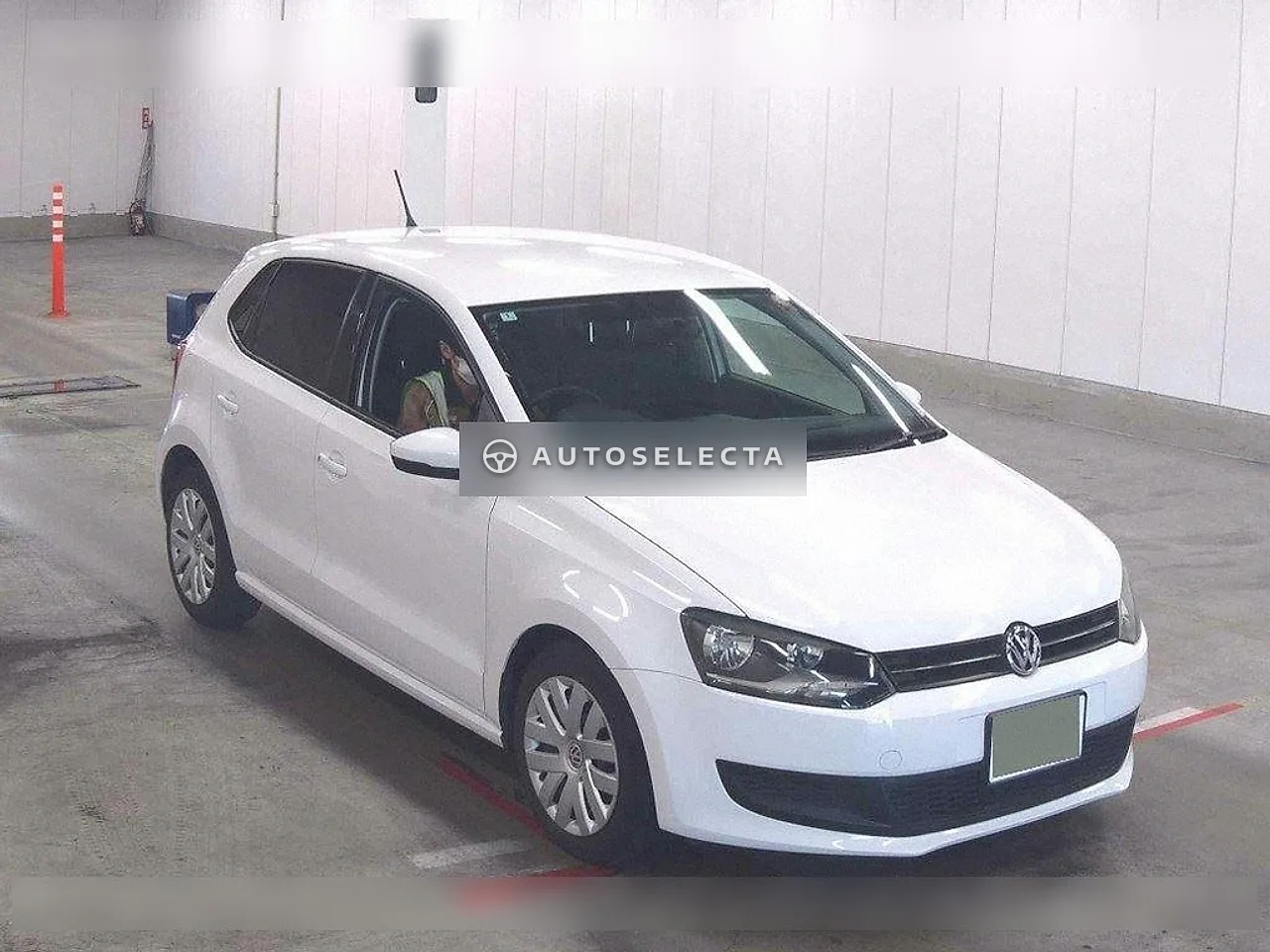 Volkswagen Polo 2010, photo 1 of 6