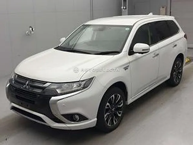Mitsubishi Outlander PHEV 2015, auction grade 3.5