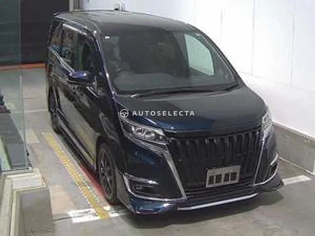 Toyota Esquire 2017, auction grade 3.5