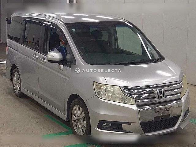 Honda Stepwgn Spada 2010, auction grade 3.5