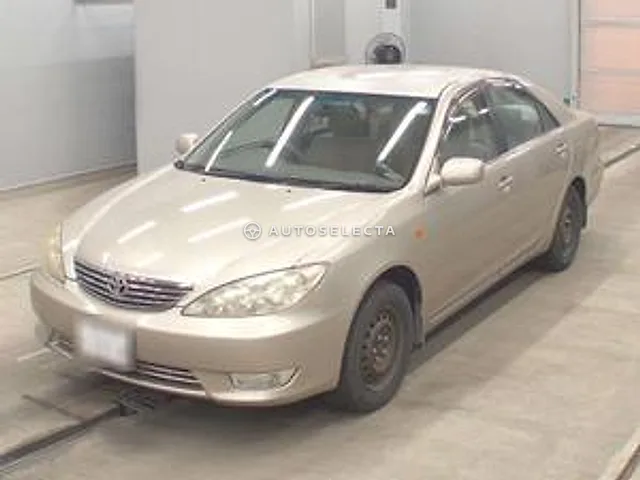 Toyota Camry 2005, auction grade 3