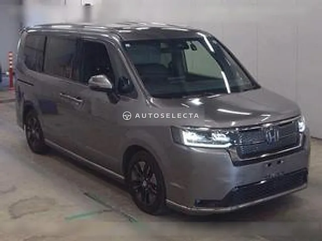 Honda Stepwgn Spada 2023, auction grade 4