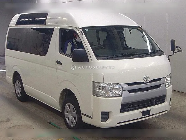 Toyota Hiace Van 2020, auction grade 3.5